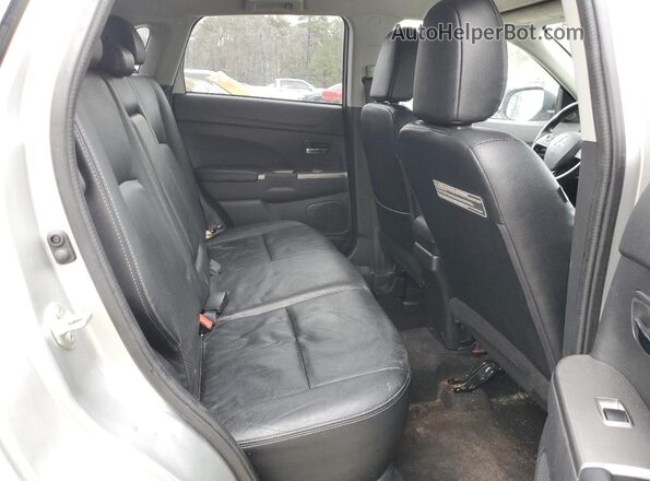 JA4AP4AWXJU000957 2018 MITSUBISHI OUTLANDER Silver 