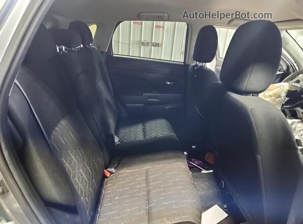 JA4APUAU0MU035266 2021 MITSUBISHI OUTLANDER Gray Widok wnętrza z tyłu