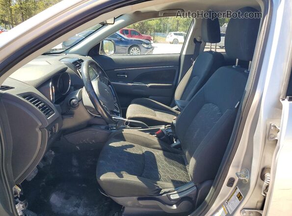 JA4APVAU3MU019116 2021 MITSUBISHI OUTLANDER Silver Vista interior delantera