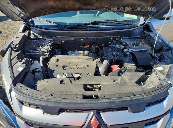 JA4AR3AU2LU024823 2020 MITSUBISHI OUTLANDER Серебряный Вид задней части салона