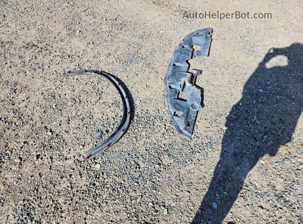 JA4AR3AU2LU024823 2020 MITSUBISHI OUTLANDER Серебряный Вид подкапотного пространства
