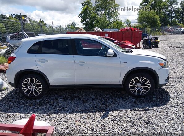 JA4AR3AUXJZ034340 2018 MITSUBISHI OUTLANDER SPORT White Vista interior trasera