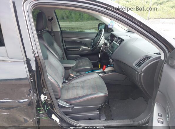 JA4AR3AW2JZ012382 2018 MITSUBISHI OUTLANDER SPORT Черный Вид салона спереди