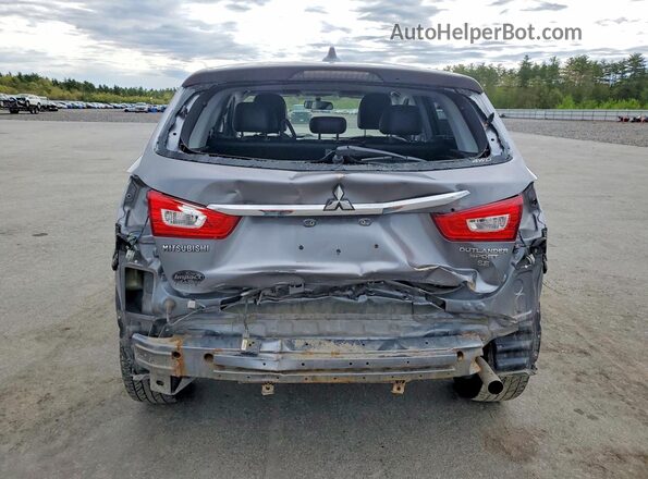 JA4AR3AW8JU013243 2018 MITSUBISHI OUTLANDER Silver 