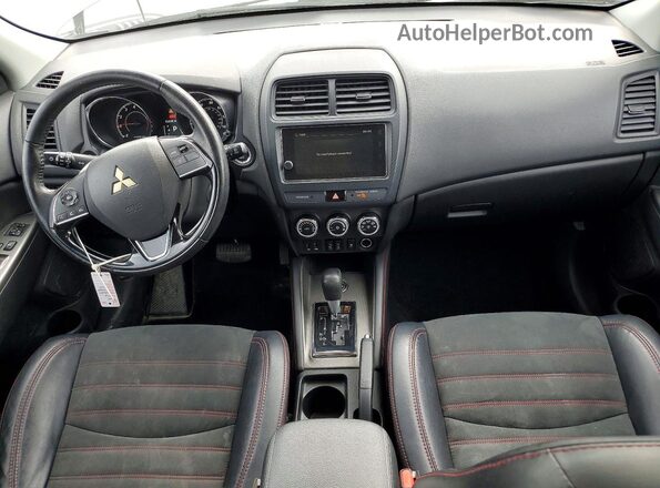 JA4AR3AW8JU013243 2018 MITSUBISHI OUTLANDER Silver 