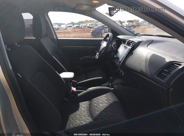 JA4ARUAU0MU017800 2021 MITSUBISHI OUTLANDER SPORT Серебряный Вид салона спереди