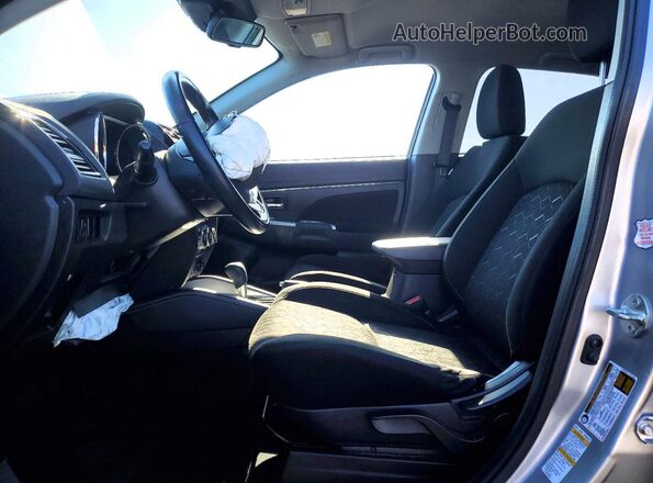 JA4ARUAUXMU019604 2021 MITSUBISHI OUTLANDER Silver Вид салону спереду