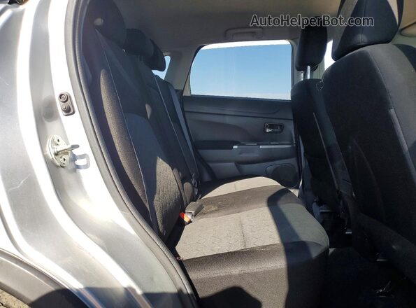 JA4ARUAUXMU019604 2021 MITSUBISHI OUTLANDER Silver Вид задньої частини салону