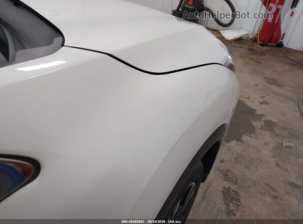 JA4AT5AA0JZ070301 2018 MITSUBISHI ECLIPSE CROSS White 