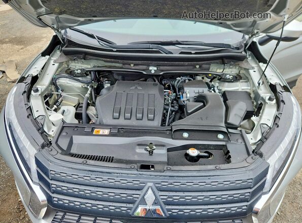 JA4ATUAA4SZ047356 2025 MITSUBISHI ECLIPSE Silver Vista del compartimento del motor