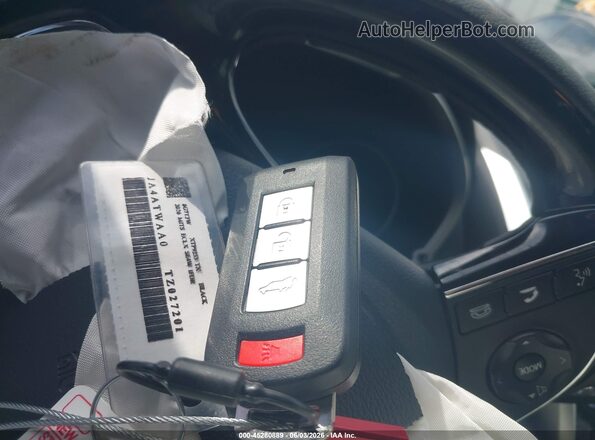 JA4ATWAA0TZ027201 2026 MITSUBISHI ECLIPSE CROSS Silver Vista del salpicadero