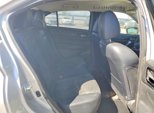 JA4ATWAA4RZ068035 2024 MITSUBISHI ECLIPSE Silver Вид задньої частини салону