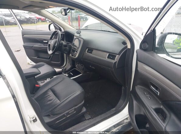 JA4AZ3A33KZ028792 2019 MITSUBISHI OUTLANDER Белый Вид салона спереди