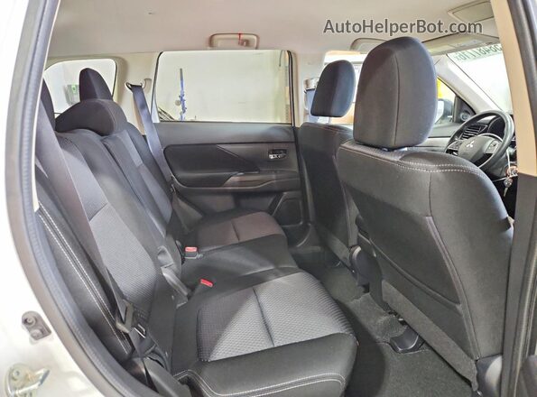 JA4AZ3A3XGZ063465 2016 MITSUBISHI OUTLANDER White Vista interior trasera