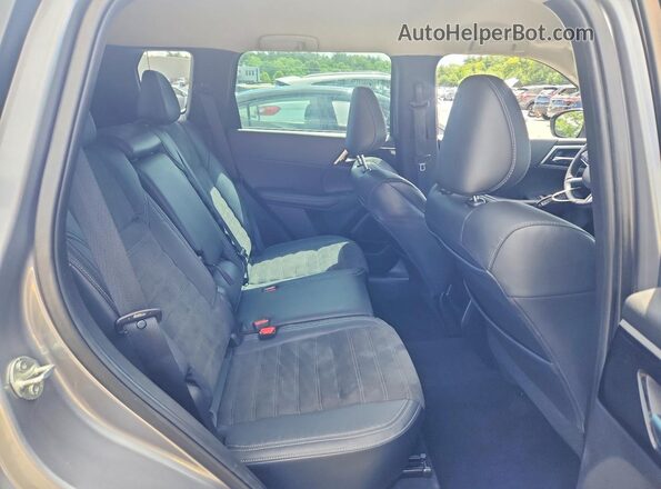 JA4J4UA82PZ017449 2023 MITSUBISHI OUTLANDER Gray Vista interior trasera