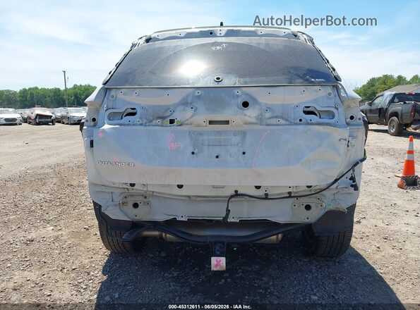 JA4J4UA89PZ033115 2023 MITSUBISHI OUTLANDER White Դիմացի տեսք