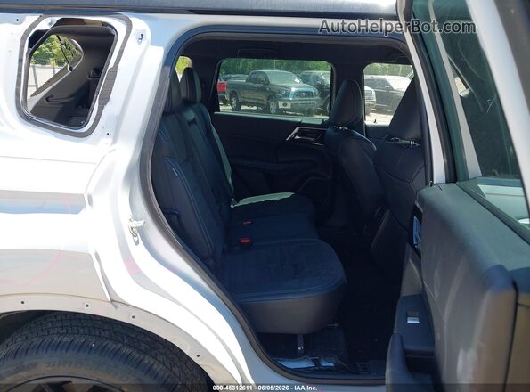 JA4J4UA89PZ033115 2023 MITSUBISHI OUTLANDER White VIN կոդի պիտակի տեսք