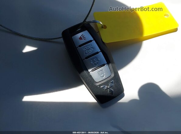 JA4J4UA89PZ033115 2023 MITSUBISHI OUTLANDER White Առջևի վահանակի տեսք