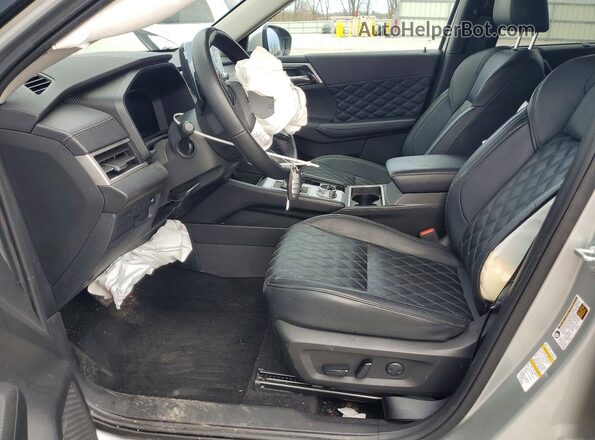 JA4J4WA84RZ030833 2024 MITSUBISHI OUTLANDER Серебряный Вид салона спереди