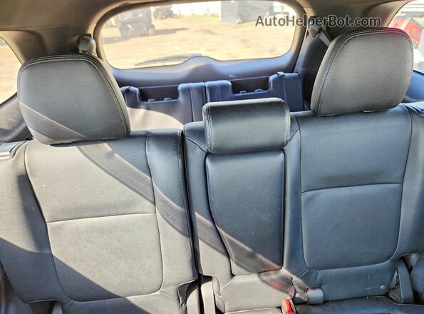 JA4JZ3AX1JZ605417 2018 MITSUBISHI OUTLANDER Gray Rear seats view