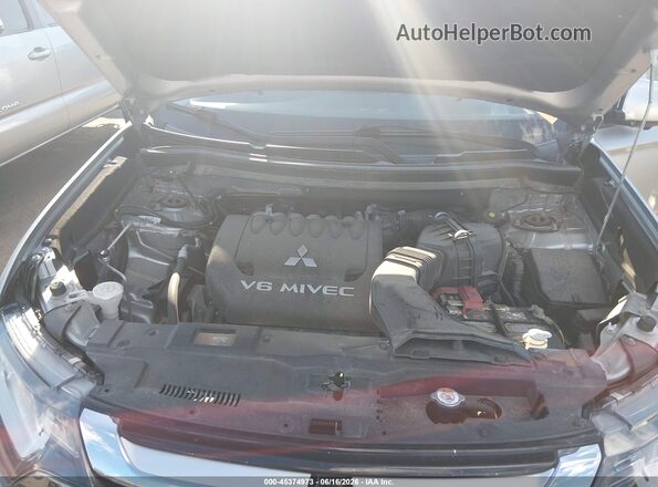 JA4JZ4AX6JZ048154 2018 MITSUBISHI OUTLANDER Silver Вид ззаду