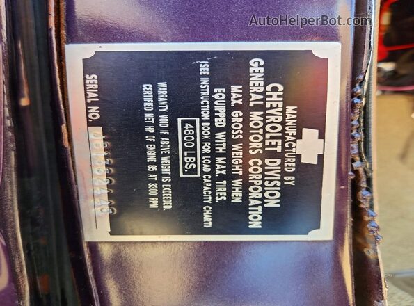 JB1352445 1951 CHEVROLET UK Purple Vista del compartimento del motor