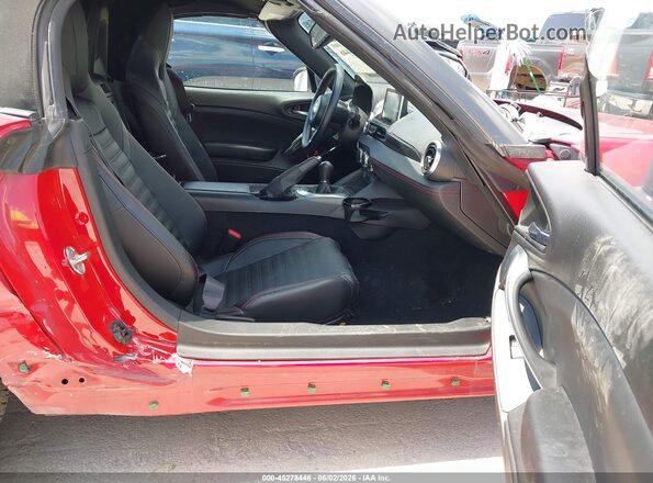 JC1NFAEK0H0115954 2017 FIAT 124 SPIDER Red Սալոնի դիմացի տեսք