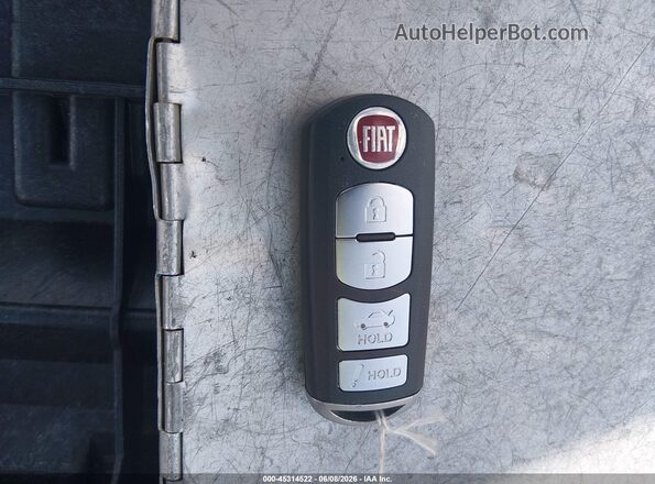 JC1NFAEK4H0103466 2017 FIAT 124 SPIDER Gray Vista del salpicadero
