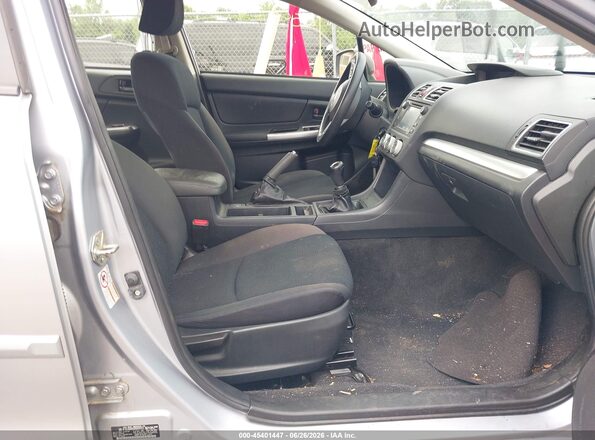 JF1GJAA65GG009353 2016 SUBARU IMPREZA Silver Widok wnętrza z przodu