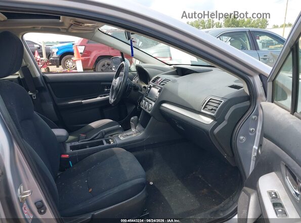 JF1GJAF64GH009251 2016 SUBARU IMPREZA Silver Widok wnętrza z przodu