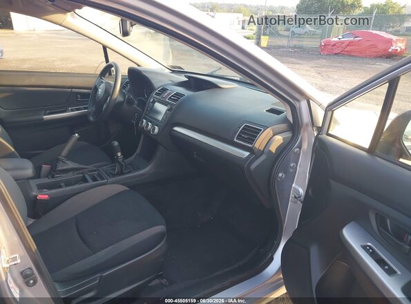 JF1GPAA65G9327976 2016 SUBARU IMPREZA Серебряный Вид салона спереди