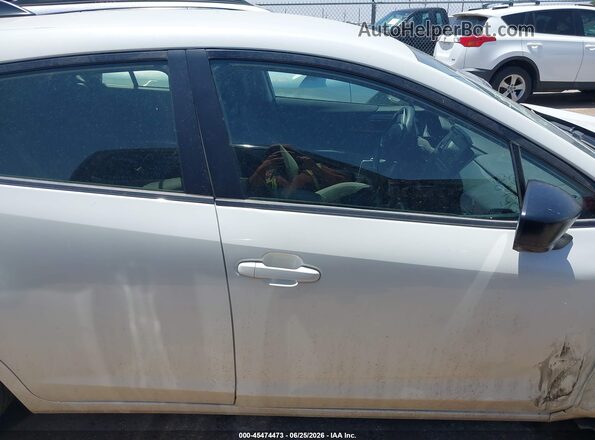JF1GUABC3S8296111 2025 SUBARU IMPREZA White Widok wnętrza z tyłu