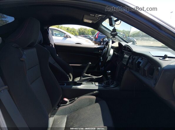 JF1ZCAB17J9602777 2018 SUBARU BRZ White Widok wnętrza z przodu