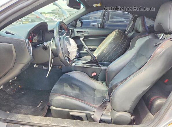 JF1ZCAC12G9603973 2016 SUBARU BRZ Silver Front interior view