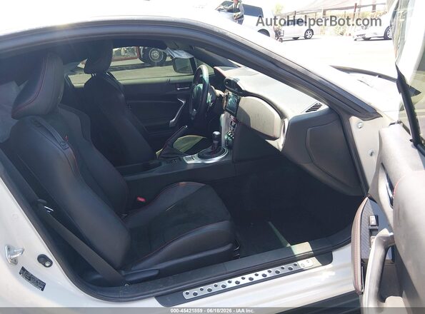 JF1ZCAC14L8702908 2020 SUBARU BRZ White წინა სალონის ხედი