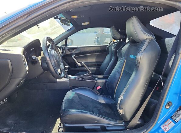 JF1ZCAC15G9600310 2016 SUBARU BRZ Синий Вид салона спереди