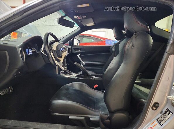 JF1ZCAC1XJ8601403 2018 SUBARU BRZ Серебряный Вид салона спереди