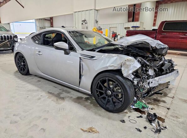 JF1ZCAC1XJ8601403 2018 SUBARU BRZ Серебряный Передняя правая четверть