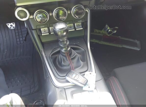 JF1ZDBB12P9704225 2023 SUBARU BRZ Gray Առջևի վահանակի տեսք