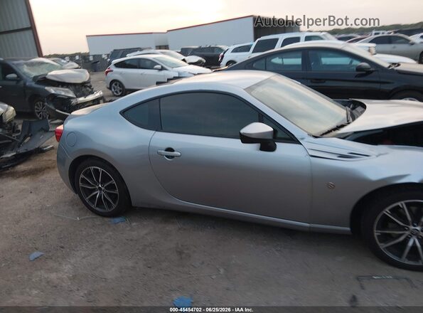 JF1ZNAA15L8751693 2020 TOYOTA 86 Silver Vista interior trasera