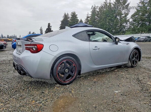 JF1ZNAE17J9701797 2018 TOYOTA 86 Серебряный Задняя правая четверть