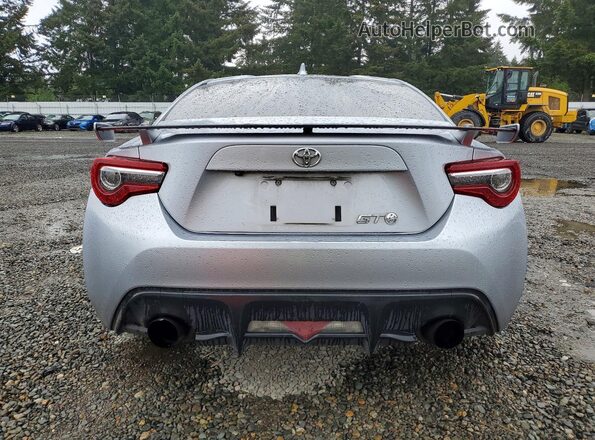 JF1ZNAE17J9701797 2018 TOYOTA 86 Серебряный Вид сзади