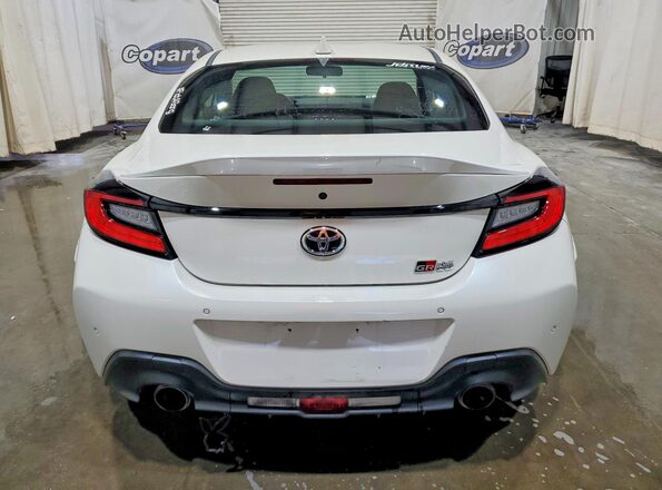 JF1ZNBE10R8760973 2024 TOYOTA GR86 White Widok z tyłu