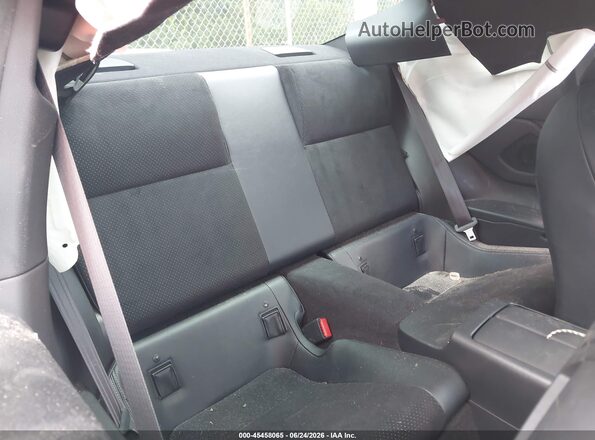JF1ZNBE15R8760385 2024 TOYOTA GR86 White Вид наклейки з VIN-кодом
