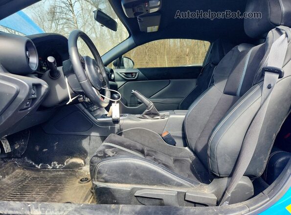 JF1ZNBE18P9756872 2023 TOYOTA GR86 Blue Vista interior delantera