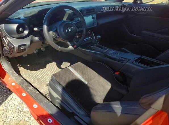 JF1ZNBE18P9759657 2023 TOYOTA GR Красный Вид панели приборов