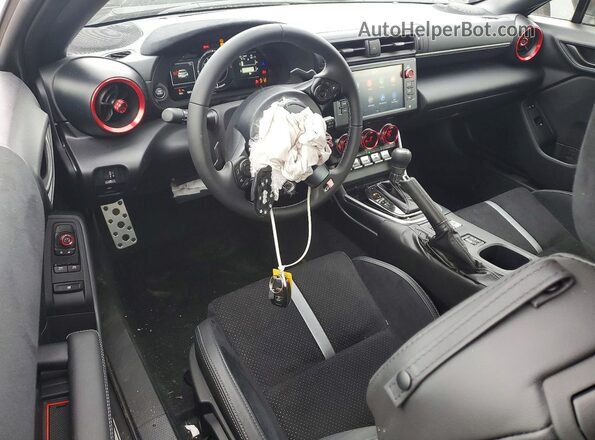JF1ZNBE18T8077300 2026 TOYOTA GR White Vista del salpicadero