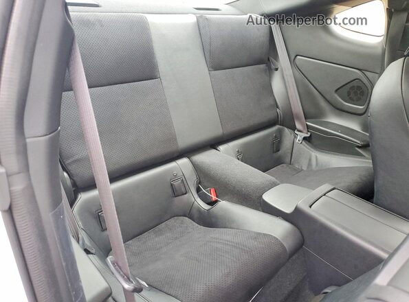 JF1ZNBE18T8077300 2026 TOYOTA GR White Vista de los asientos traseros