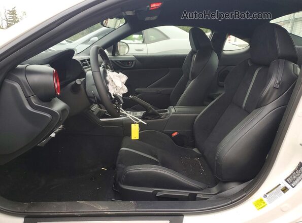 JF1ZNBE18T8077300 2026 TOYOTA GR White Vista interior delantera