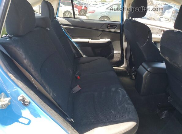 JF2GPAAC8H9201842 2017 SUBARU CROSSTREK Blue Rear interior view